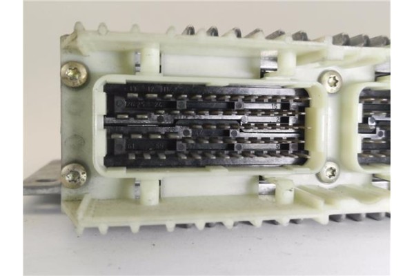 Recambio de centralita para mercedes-benz clase e (bm 210) berlina 4.2 420 (210.072) referencia OEM IAM A0215452032 261204321 