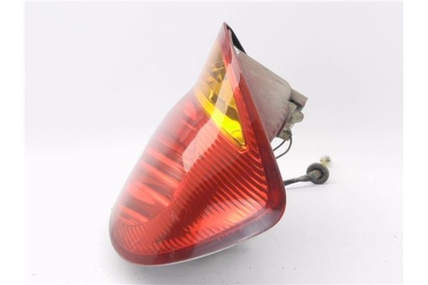 Recambio de piloto trasero derecho para hyundai accent (lc) 1.3 referencia OEM IAM 9240225220  