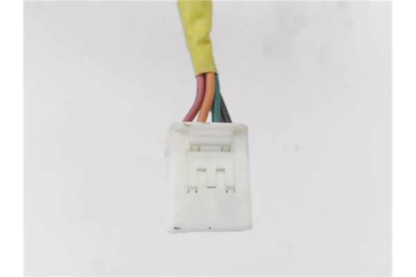 Recambio de piloto trasero derecho para hyundai accent (lc) 1.3 referencia OEM IAM 9240225220  