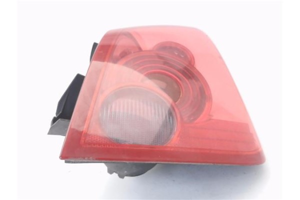 Recambio de piloto trasero derecho para nissan primera berlina (p12) 1.9 dci referencia OEM IAM 26550AU210  