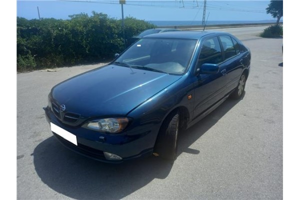 nissan primera berlina (p11) del año 2000