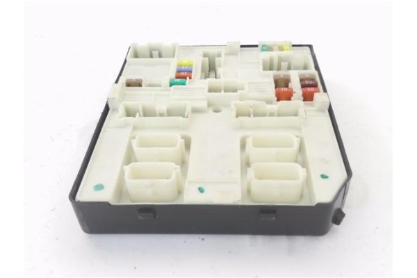Recambio de caja fusibles/rele para renault master iii combi 2.3 l2h2 3,5t referencia OEM IAM 284B64474R 519542F06 