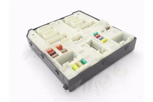 Recambio de caja fusibles/rele para renault master iii combi 2.3 l2h2 3,5t referencia OEM IAM 284B64474R 519542F06 