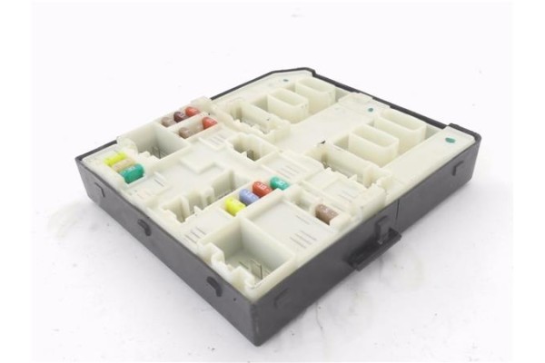 Recambio de caja fusibles/rele para renault master iii combi 2.3 l2h2 3,5t referencia OEM IAM 284B64474R 519542F06 