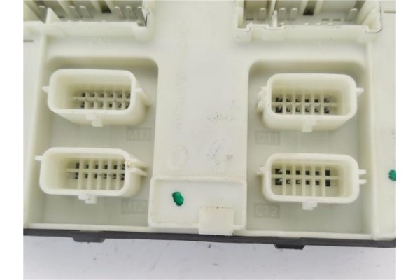 Recambio de caja fusibles/rele para renault master iii combi 2.3 l2h2 3,5t referencia OEM IAM 284B64474R 519542F06 
