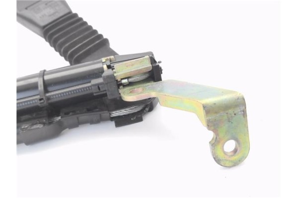 Recambio de anclaje cinturon delantero izquierdo para opel corsa b 1.4 i referencia OEM IAM 90387491  