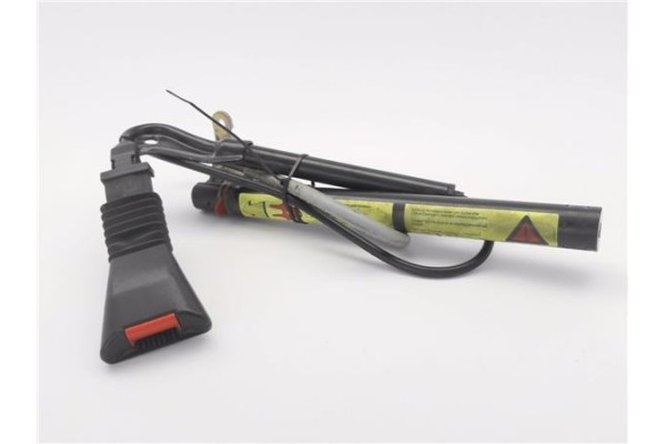 Recambio de anclaje cinturon delantero derecho para opel corsa b 1.4 i referencia OEM IAM 90387492  