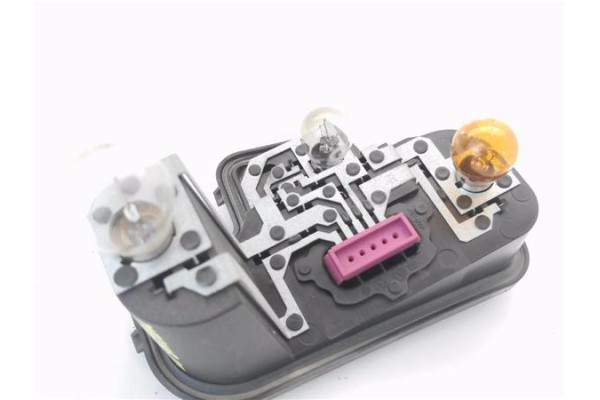 Recambio de portalampara piloto trasero dcho para renault megane iii coupe 1.5 bose edition referencia OEM IAM 89076124  