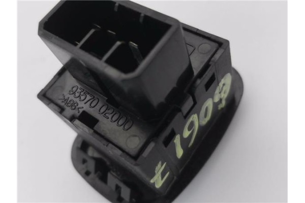 Recambio de mando elevalunas delantero izquierdo para hyundai atos (mx) 1.0 i referencia OEM IAM 9357002000  