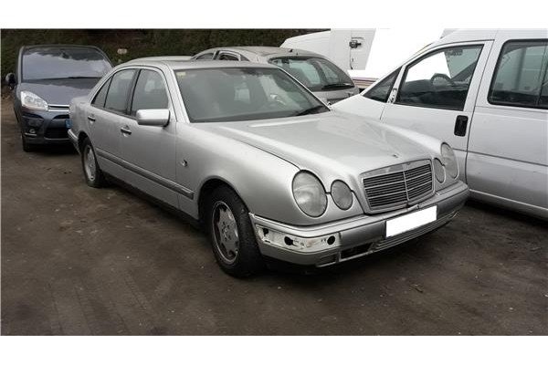 mercedes-benz clase e (bm 210) berlina del año 1998 mercedes-benz clase e (bm 210) berlina del año 1998