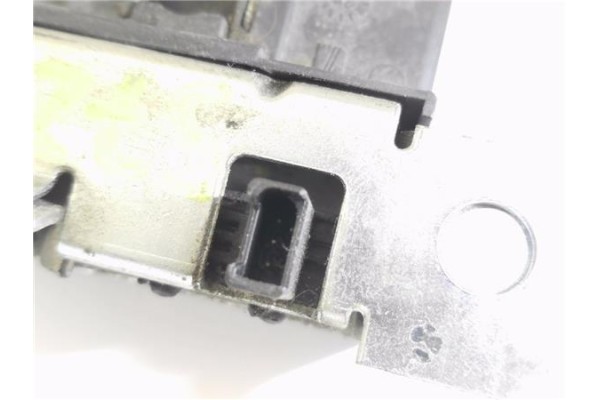 Recambio de cerradura porton para seat ibiza (6l1) 1.9 sdi referencia OEM IAM 6L6827505A  