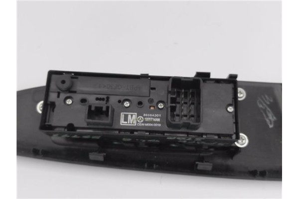 Recambio de mando elevalunas delantero izquierdo para mitsubishi space star (a00) 1.2 motion referencia OEM IAM 8608A301 7221C68