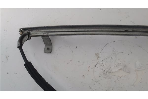 Recambio de mecanismo elevalunas delantero derecho para ford fiesta iii (gfj) 1.4 cat referencia OEM IAM 89FBA27000AF  
