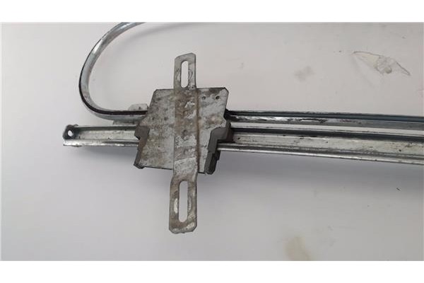 Recambio de mecanismo elevalunas delantero izquierdo para hyundai lantra familiar (rd) 1.6 16v referencia OEM IAM 9357029050  