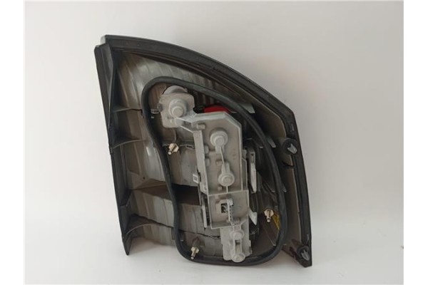 Recambio de piloto trasero izquierdo para opel vectra c berlina 1.8 elegance referencia OEM IAM   