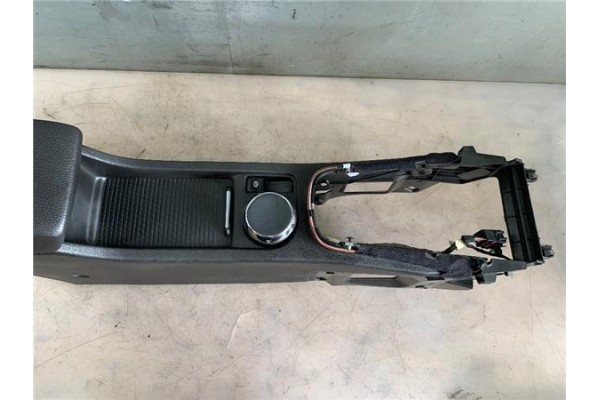 Recambio de embellecedor consola central para opel astra j 1.6 referencia OEM IAM   