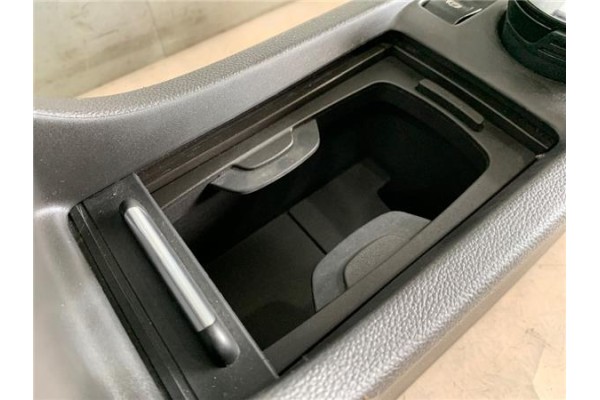 Recambio de embellecedor consola central para opel astra j 1.6 referencia OEM IAM   