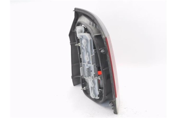 Recambio de piloto trasero izquierdo para opel vectra c berlina 1.8 elegance referencia OEM IAM 13157646  
