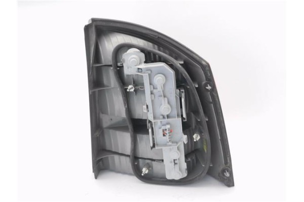 Recambio de piloto trasero izquierdo para opel vectra c berlina 1.8 elegance referencia OEM IAM 13157646  