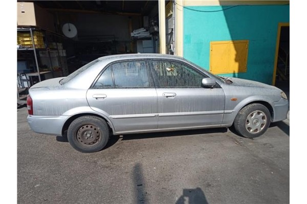 mazda 323 f/s berlina (bj) del año 2003 mazda 323 f/s berlina (bj) del año 2003