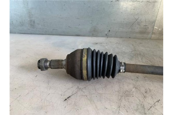 Recambio de palier delantero derecho para renault clio iii 1.5 dci (c/br1g) referencia OEM IAM 8200618111  