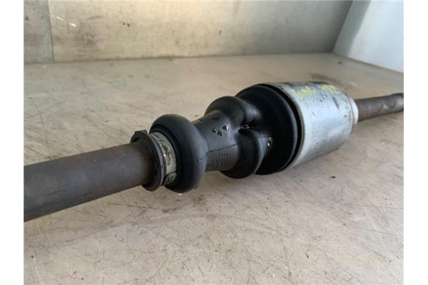 Recambio de palier delantero derecho para renault clio iii 1.5 dci (c/br1g) referencia OEM IAM 8200618111  