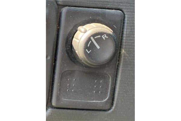 Recambio de mando retrovisor electrico para nissan x-trail (t30) 2.0 referencia OEM IAM 25570BM400  