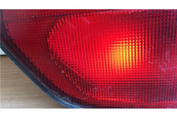 Recambio de piloto trasero derecho para hyundai h-1 van 2.5 furgón con portón referencia OEM IAM 924064A6  