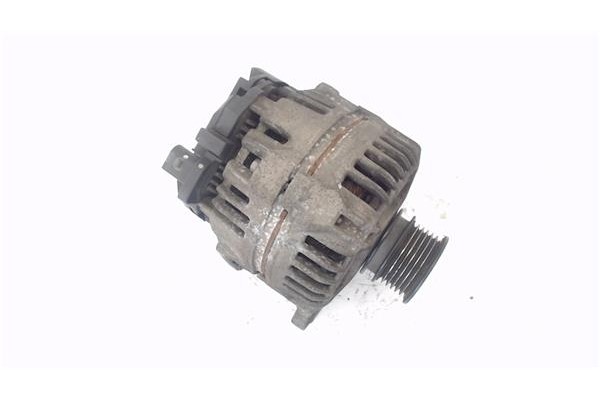 Recambio de alternador para volkswagen polo iv (9n1) 1.4 16v referencia OEM IAM 037903025M  