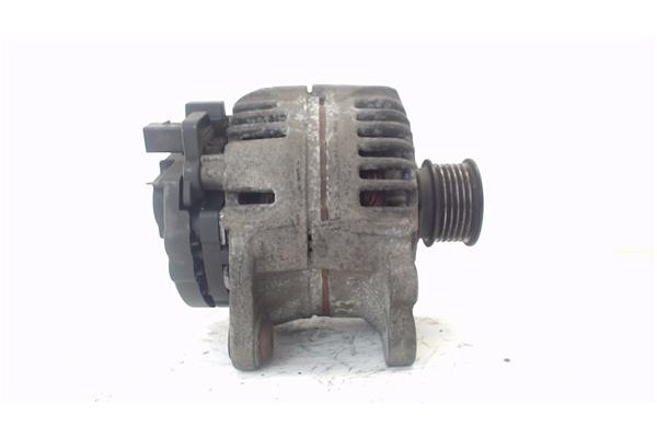 Recambio de alternador para volkswagen polo iv (9n1) 1.4 16v referencia OEM IAM 037903025M  