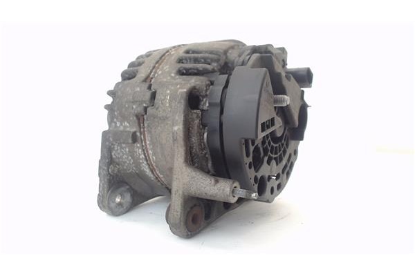 Recambio de alternador para volkswagen polo iv (9n1) 1.4 16v referencia OEM IAM 037903025M  