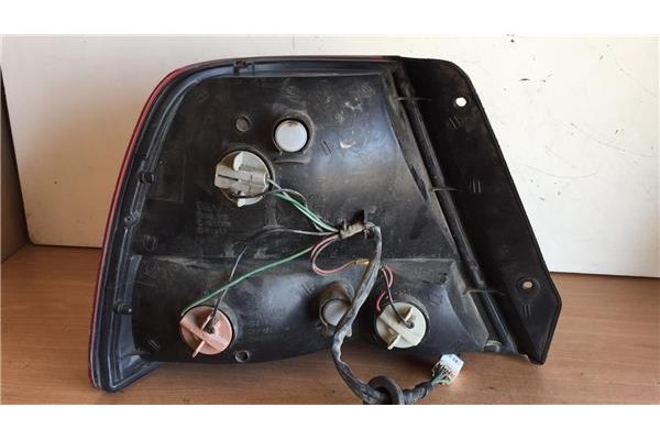 Recambio de piloto trasero derecho para hyundai accent (lc) 1.3 gl 5p referencia OEM IAM 92402252  