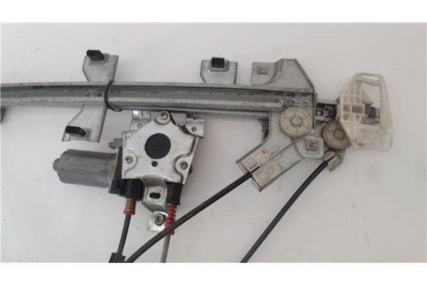 Recambio de mecanismo elevalunas delantero izquierdo para peugeot partner combispace (5f) 1.9 d referencia OEM IAM 0130821763  