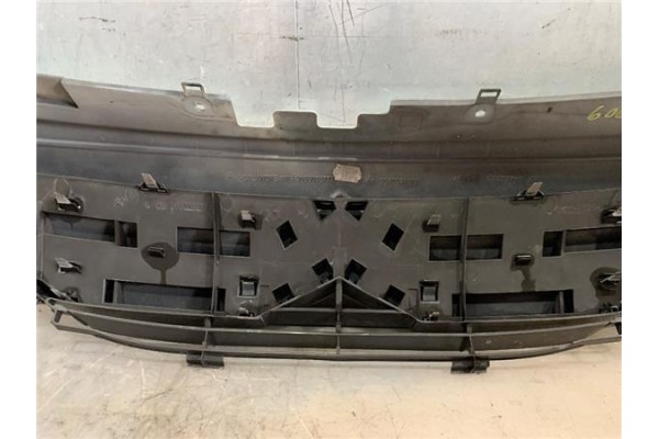 Recambio de rejilla capo para citroen c3 1.4 hdi referencia OEM IAM 9680094177  