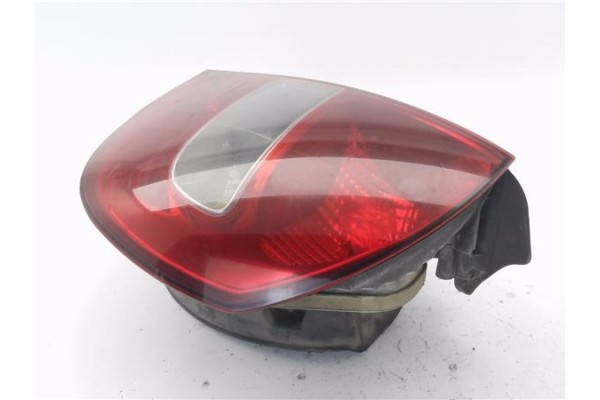Recambio de piloto trasero derecho para citroen c5 berlina 2.0 hdi referencia OEM IAM 9632646680  