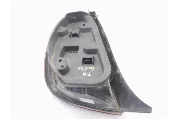 Recambio de piloto trasero derecho para citroen c5 berlina 2.0 hdi referencia OEM IAM 9632646680  