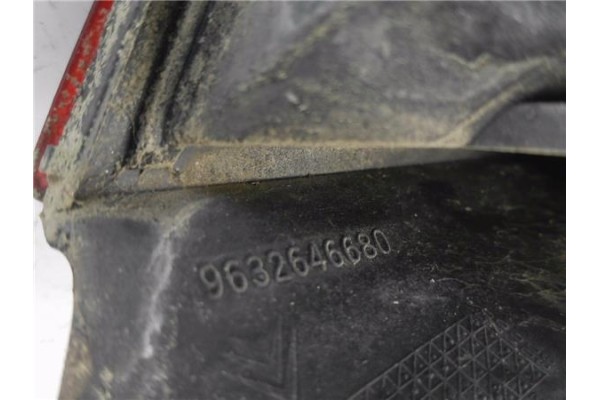 Recambio de piloto trasero derecho para citroen c5 berlina 2.0 hdi referencia OEM IAM 9632646680  