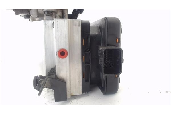 Recambio de bomba suspension para citroen c5 berlina 2.0 hdi referencia OEM IAM 9636713880  