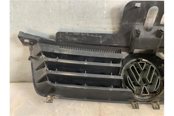 Recambio de rejilla paragolpes delantero para volkswagen polo iv (9n1) 1.4 16v referencia OEM IAM 6Q0853651C  