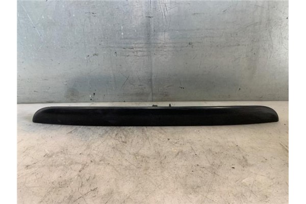 Recambio de moldura porton trasero para citroen xsara picasso 2.0 hdi referencia OEM IAM 9635595877F  