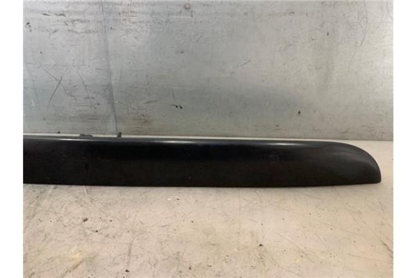Recambio de moldura porton trasero para citroen xsara picasso 2.0 hdi referencia OEM IAM 9635595877F  