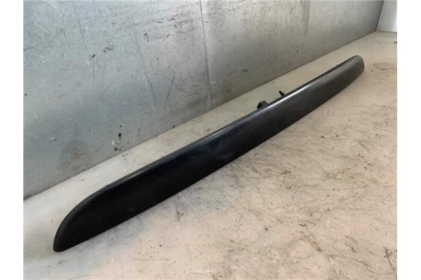 Recambio de moldura porton trasero para citroen xsara picasso 2.0 hdi referencia OEM IAM 9635595877F  