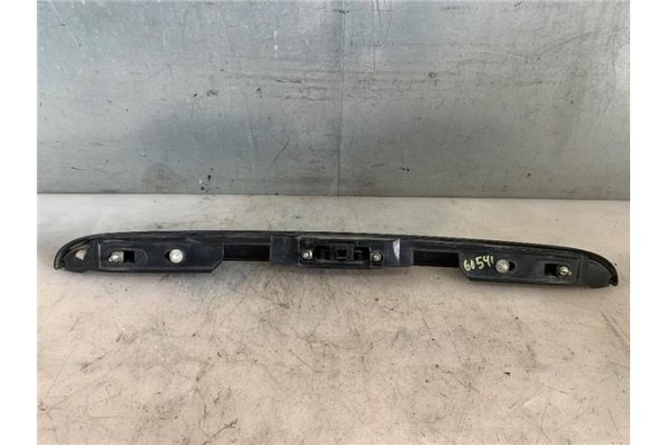 Recambio de moldura porton trasero para citroen xsara picasso 2.0 hdi referencia OEM IAM 9635595877F  