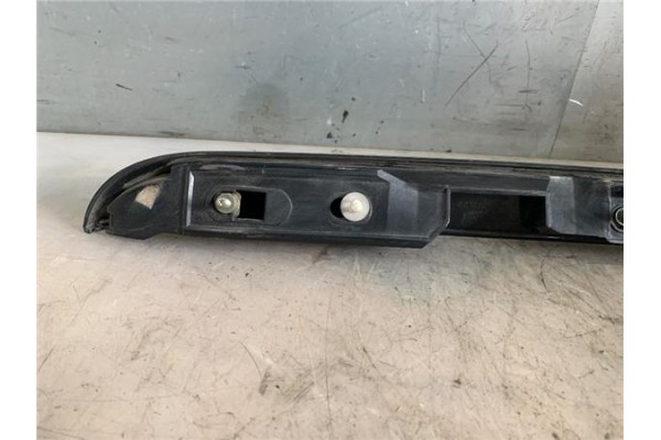 Recambio de moldura porton trasero para citroen xsara picasso 2.0 hdi referencia OEM IAM 9635595877F  