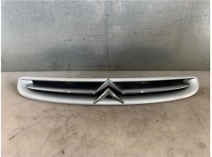 Recambio de rejilla capo para citroen xsara picasso 2.0 hdi referencia OEM IAM 9632099177  