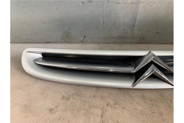 Recambio de rejilla capo para citroen xsara picasso 2.0 hdi referencia OEM IAM 9632099177  