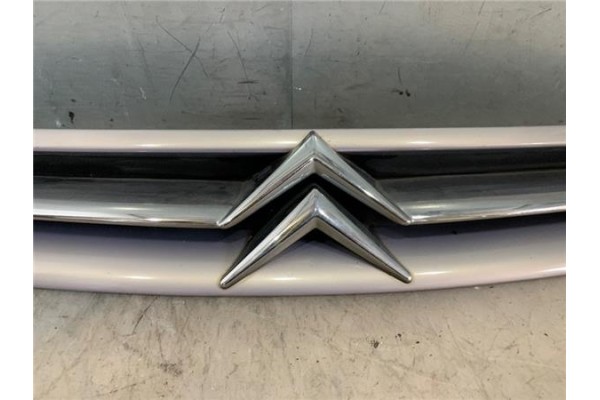 Recambio de rejilla capo para citroen xsara picasso 1.6 referencia OEM IAM 9632099177  