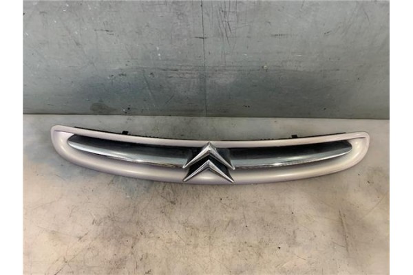 Recambio de rejilla capo para citroen xsara picasso 1.6 referencia OEM IAM 9632099177  