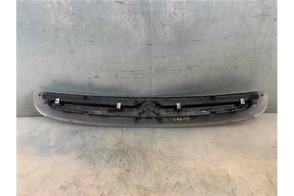 Recambio de rejilla capo para citroen xsara picasso 1.6 referencia OEM IAM 9632099177  