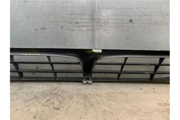 Recambio de rejilla paragolpes delantero para toyota carina (t19) 2.0 i (st191) referencia OEM IAM 5310105020  
